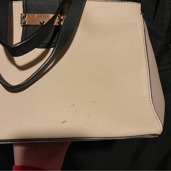 4 / 100$ Guess Elegant Cream and Black Shoulder Bag - Picture 4 of 8